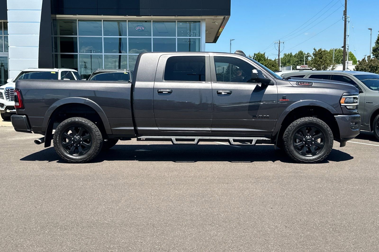 Used 2021 RAM 2500 Laramie AWD/4WD image 3