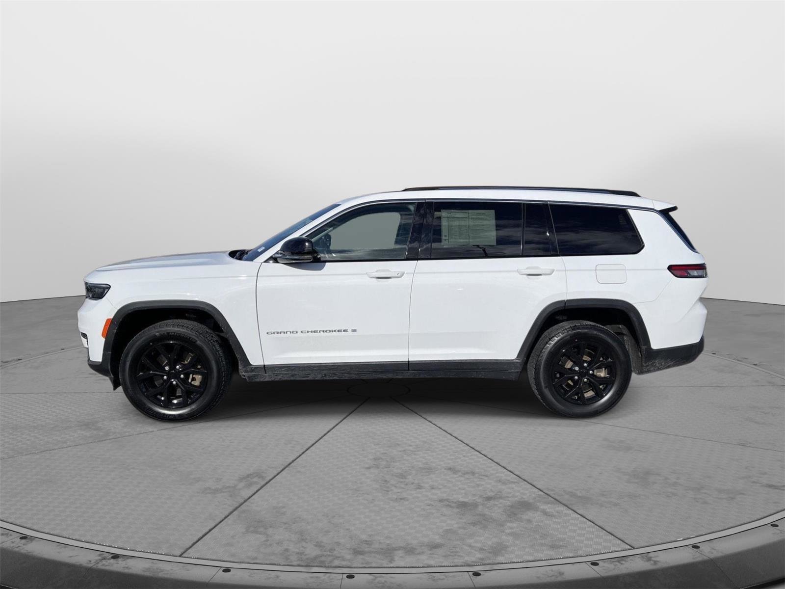 Used 2023 Jeep Grand Cherokee L Limited image 22