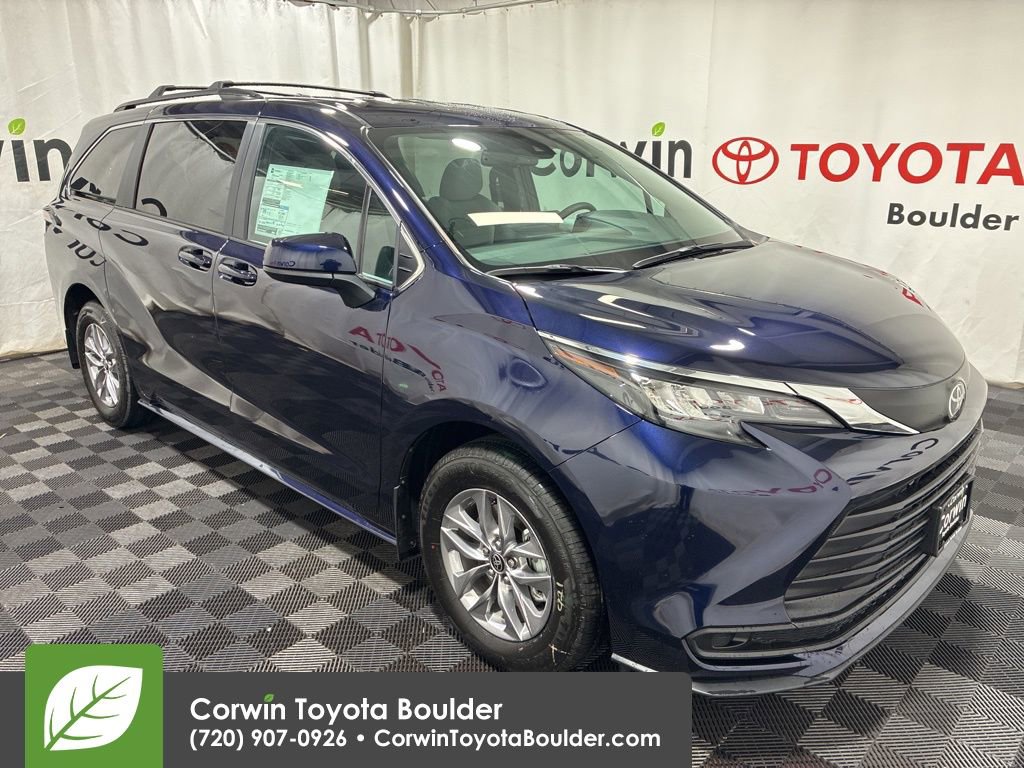 New 2026 Toyota Sienna LE image 1