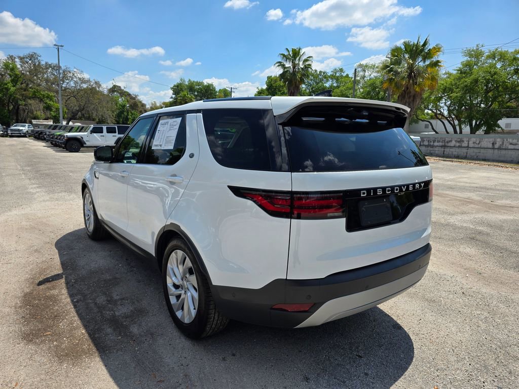 Used 2025 Land Rover Discovery S image 4