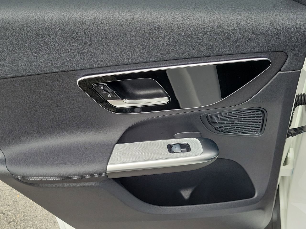 New 2026 Mercedes-Benz GLC 300 image 11