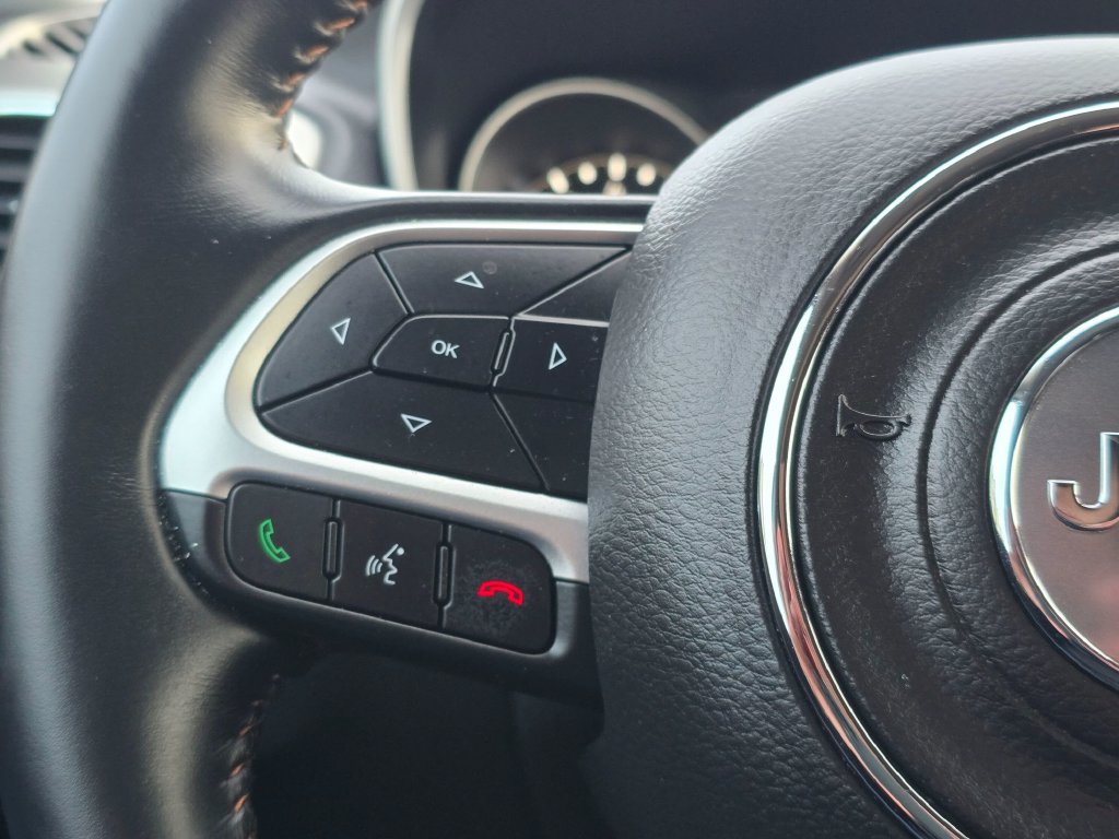 Used 2018 Jeep Compass Latitude w/ Popular Equipment Group FWD image 26