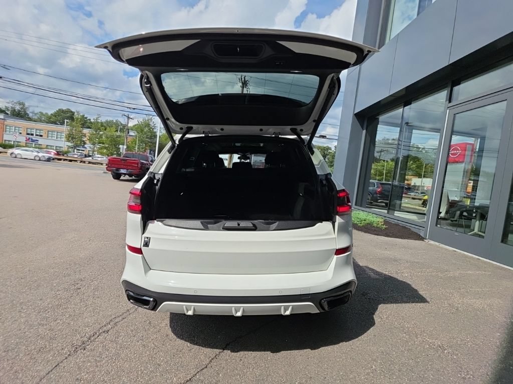 Used 2023 BMW X5 xDrive40i w/ M Sport Package AWD/4WD image 13