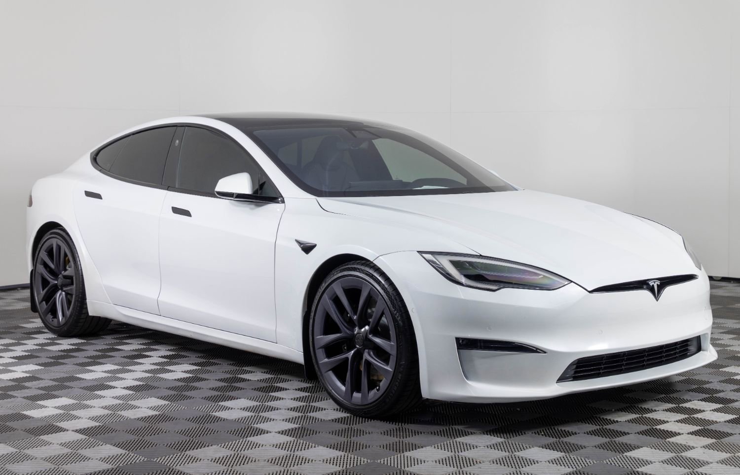 Used 2021 Tesla Model S Plaid image 10