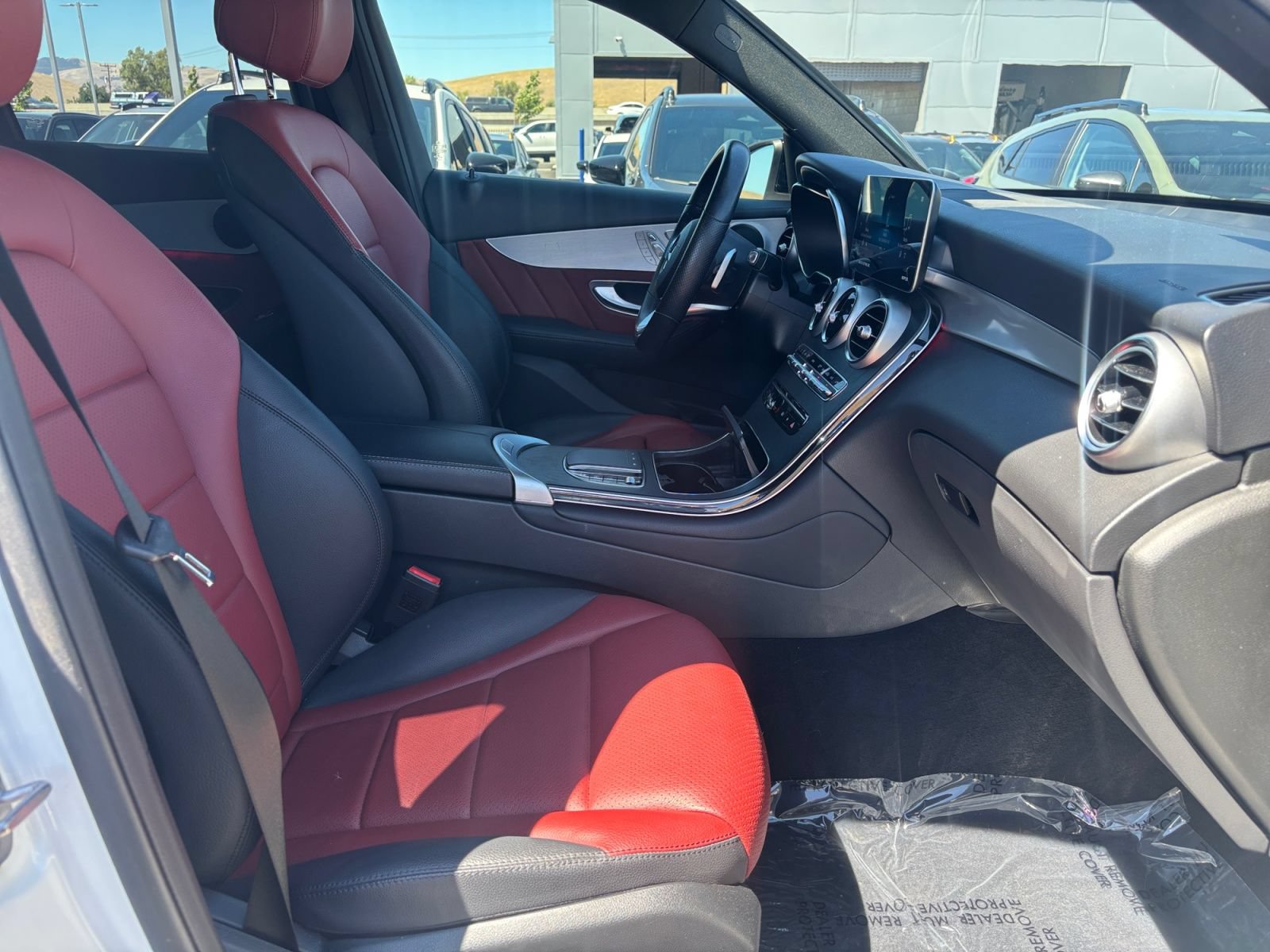 Used 2022 Mercedes-Benz GLC 300 w/ AMG Line image 17