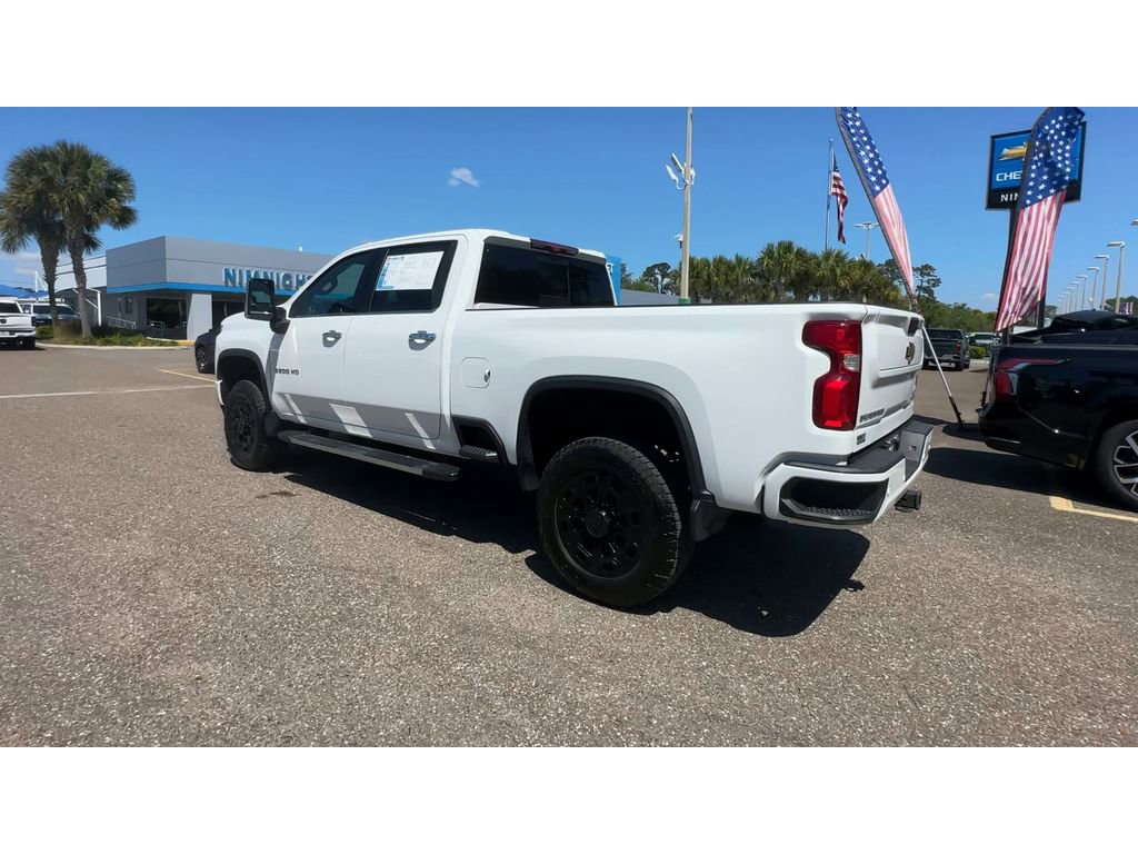 Used 2022 Chevrolet Silverado 3500 High Country w/ Technology Package AWD/4WD image 4
