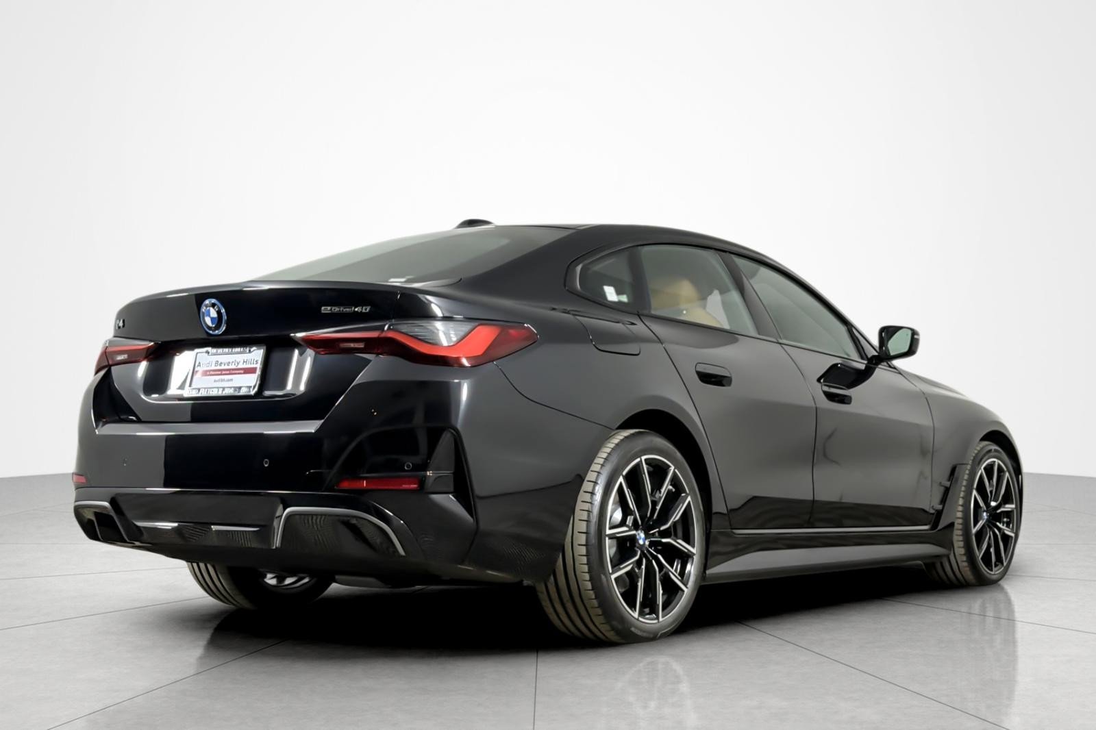 Used 2025 BMW i4 eDrive40 RWD image 5