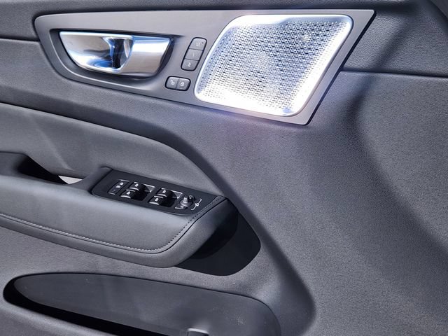 New 2026 Volvo XC60 B5 Ultra w/ Climate Package AWD/4WD image 9