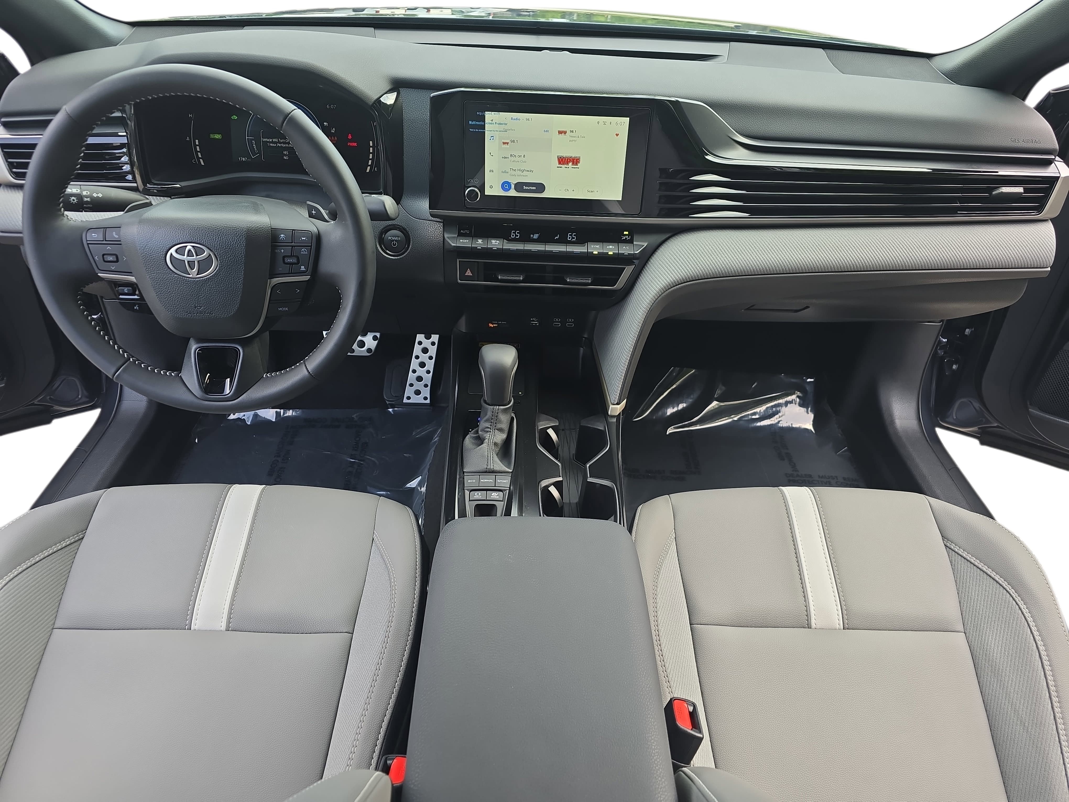 Used 2026 Toyota Camry SE FWD image 9