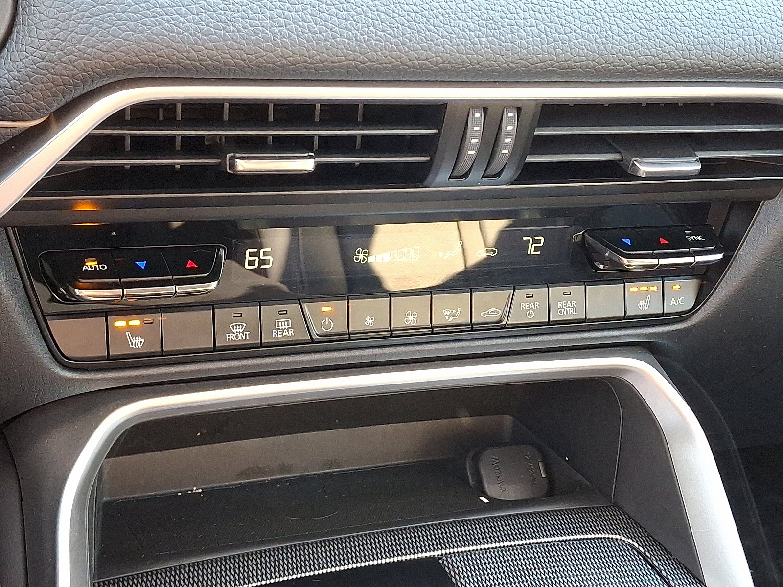 Certified 2025 MAZDA CX-70 3.3 Turbo w/ Premium Package image 18