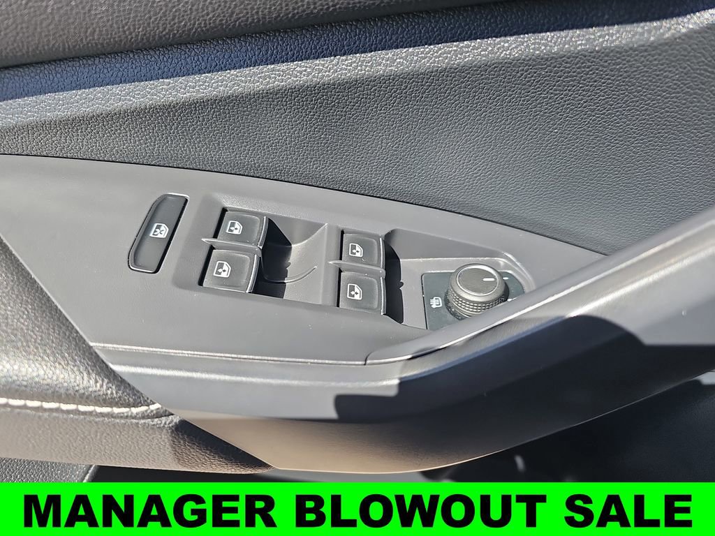 Used 2024 Volkswagen Jetta SE image 27