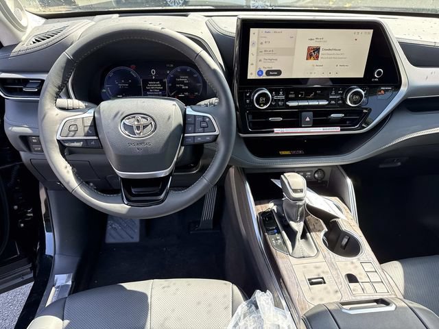 Used 2026 Toyota Highlander Platinum AWD/4WD image 18