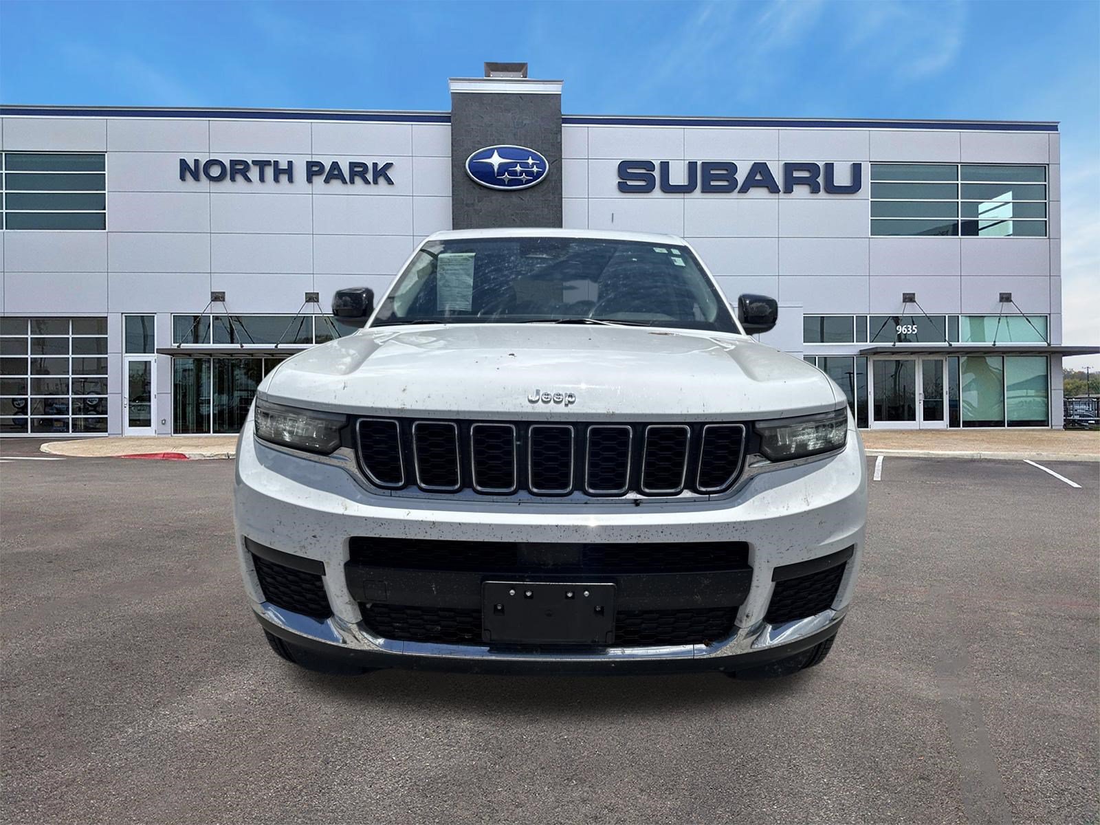 Used 2023 Jeep Grand Cherokee L Laredo w/ Trailer Tow Group (B) AWD/4WD image 2