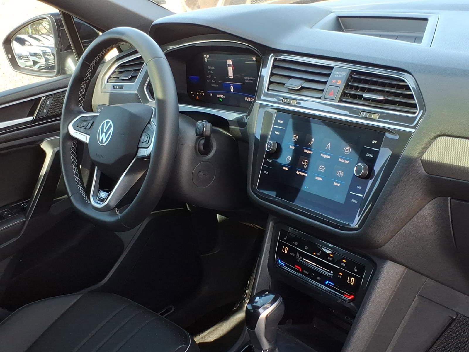 Certified 2023 Volkswagen Tiguan SE R-Line image 12