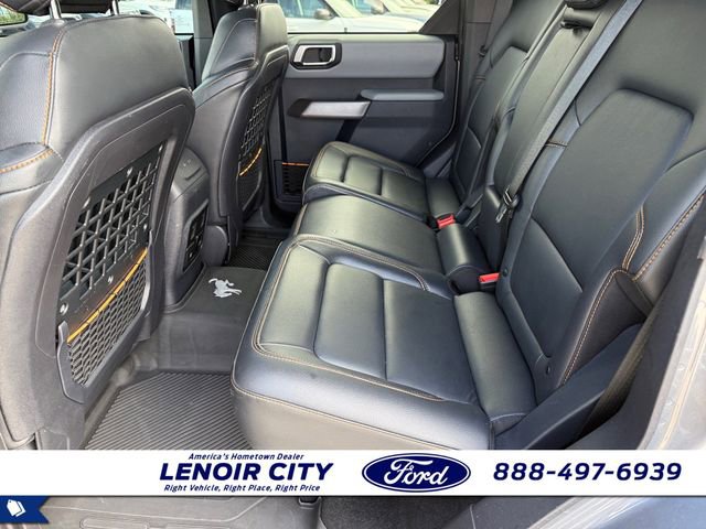 Used 2023 Ford Bronco Badlands image 11