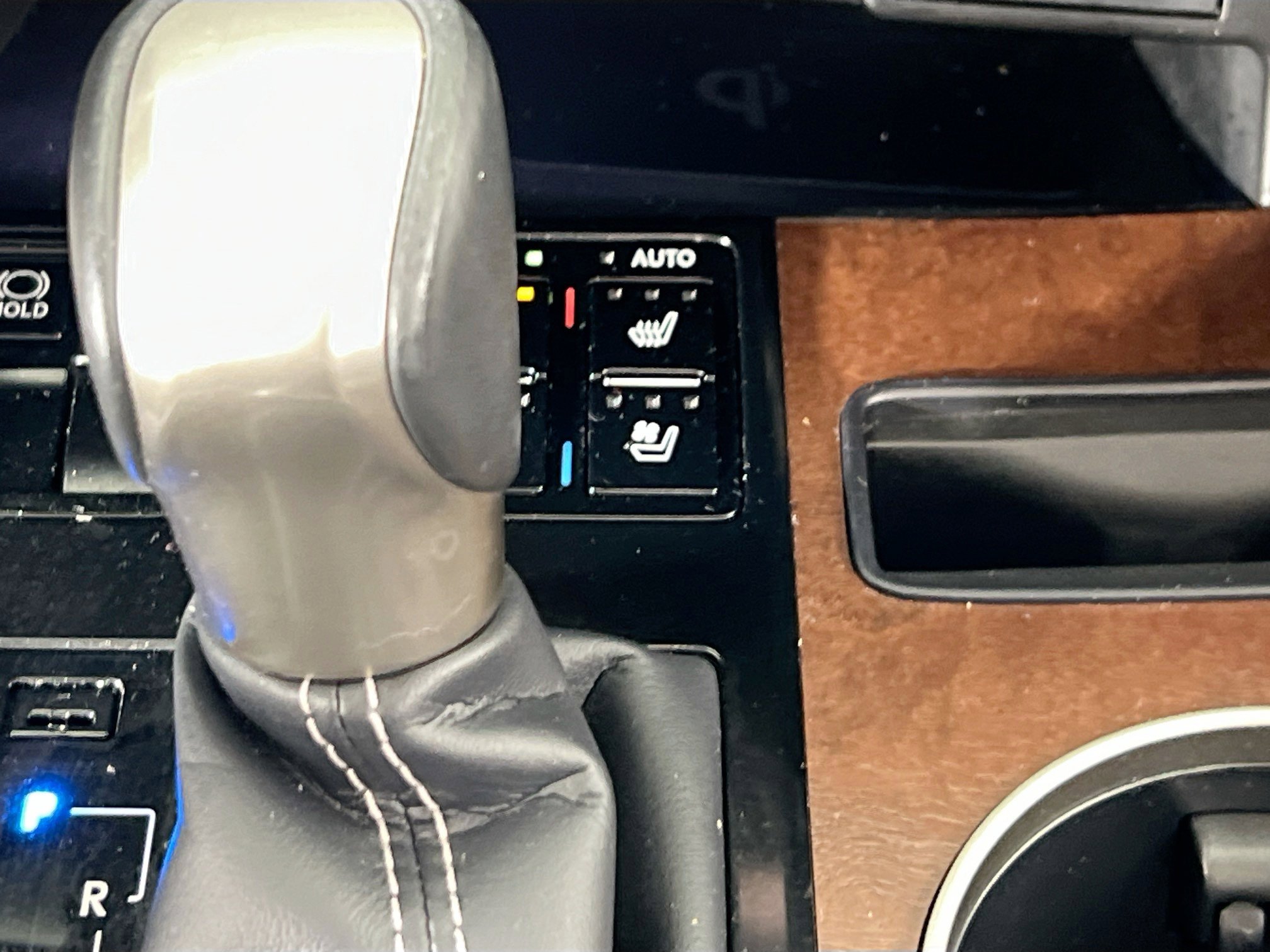 Used 2022 Lexus RX 450hL AWD w/ Premium Package image 19