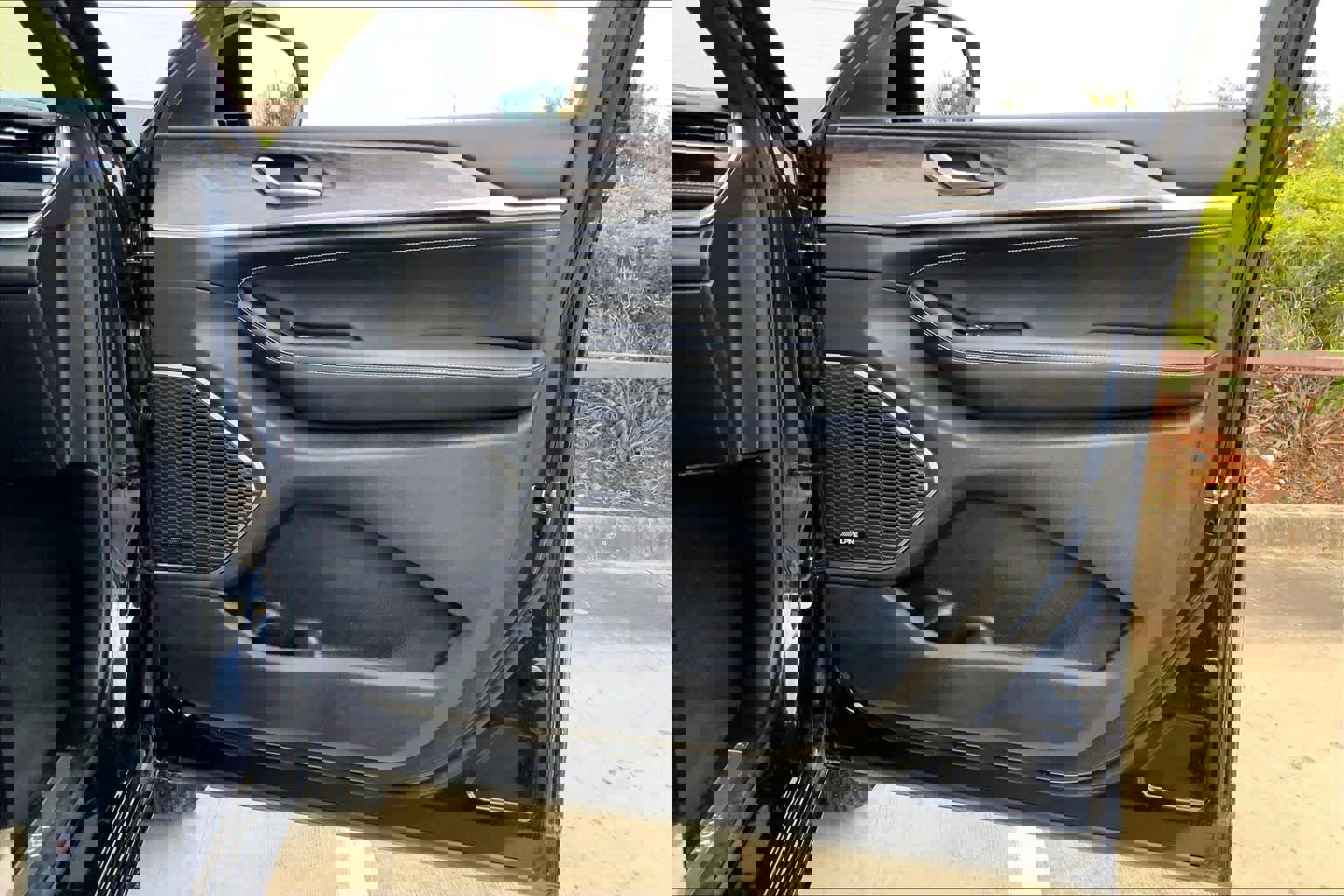 Used 2024 Jeep Grand Cherokee L Overland w/ Trailer Tow Package image 44