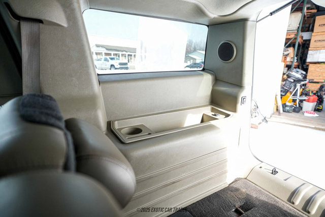 Used 2003 HUMMER H2 w/ Preferred Equipment Group image 31