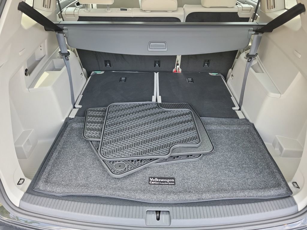 Certified 2026 Volkswagen Atlas SEL Premium R-Line AWD/4WD image 9