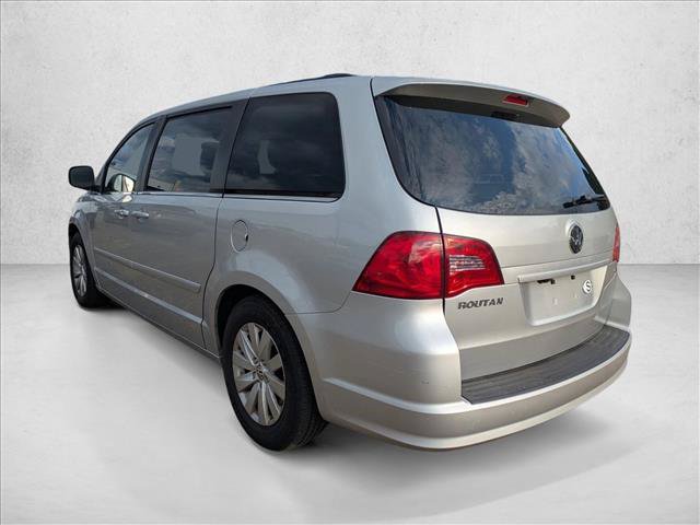 Used 2012 Volkswagen Routan SEL FWD image 7