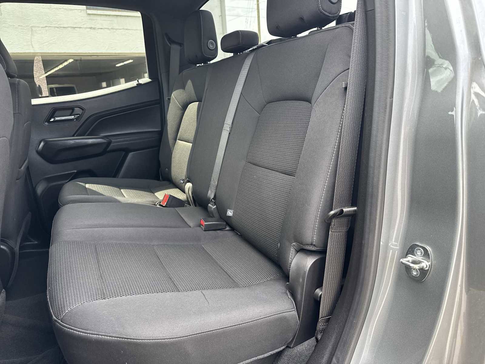 Used 2023 Chevrolet Colorado LT RWD image 17