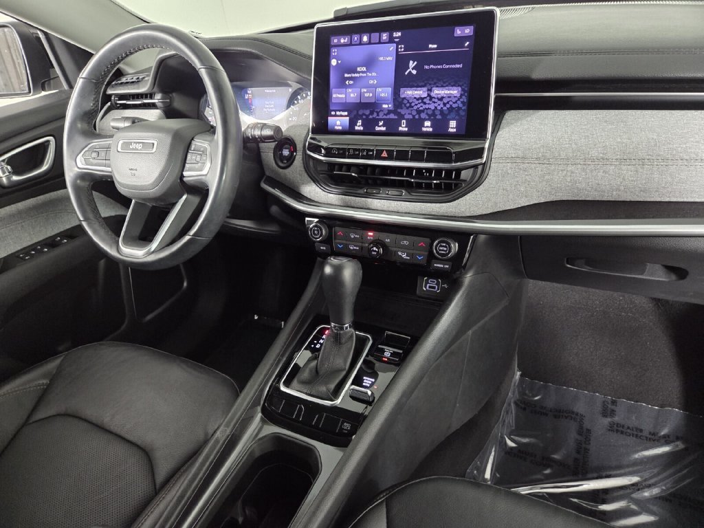 Used 2022 Jeep Compass Latitude AWD/4WD image 36