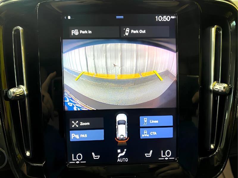 Used 2019 Volvo XC40 T5 R-Design image 16