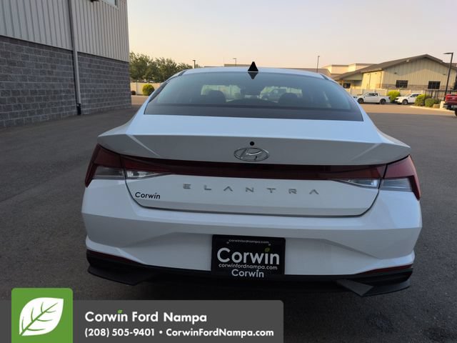 Used 2023 Hyundai Elantra SEL FWD image 4