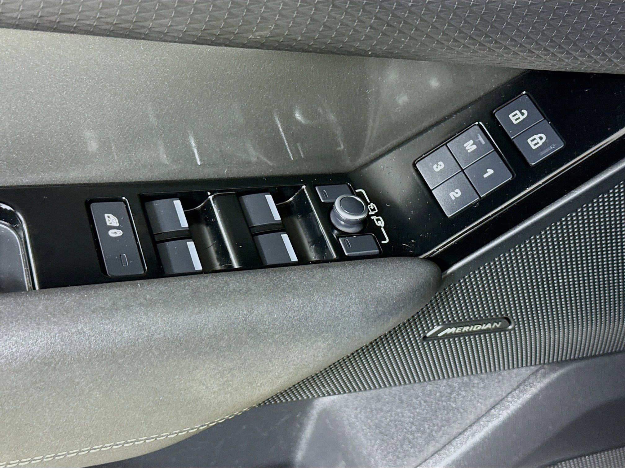 Used 2022 Land Rover Range Rover Velar S image 22