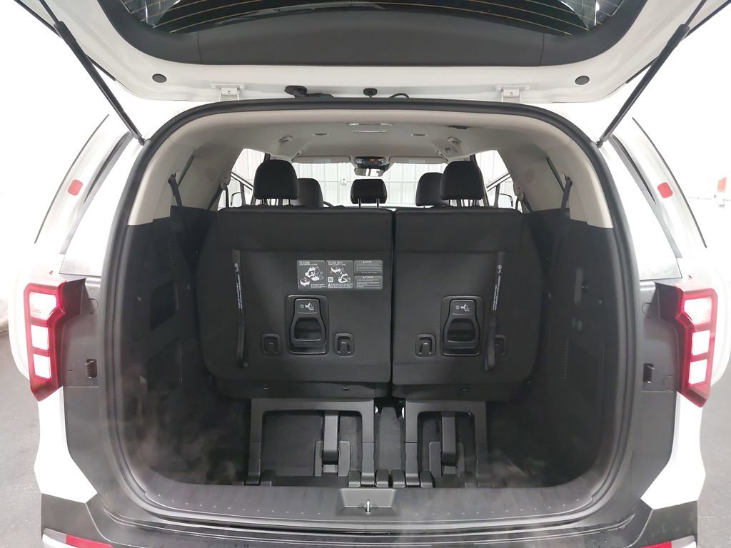 New 2026 Kia Carnival FWD image 13