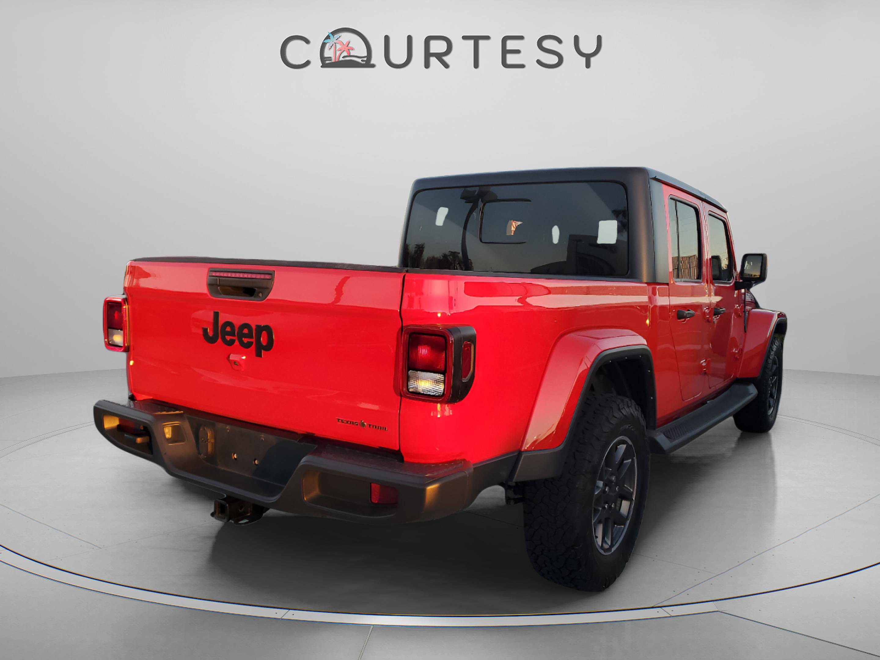 Certified 2023 Jeep Gladiator Sport AWD/4WD image 4