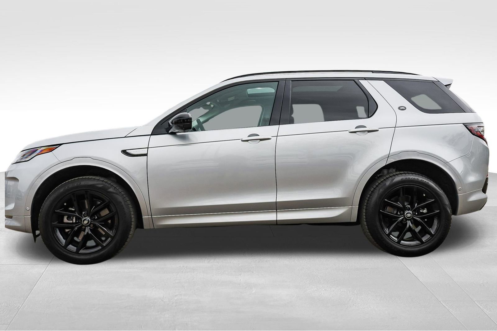 Used 2024 Land Rover Discovery Sport S image 7