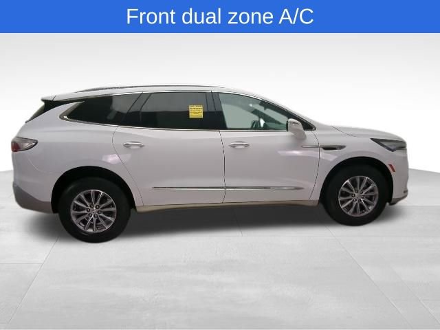 Used 2023 Buick Enclave Essence image 7