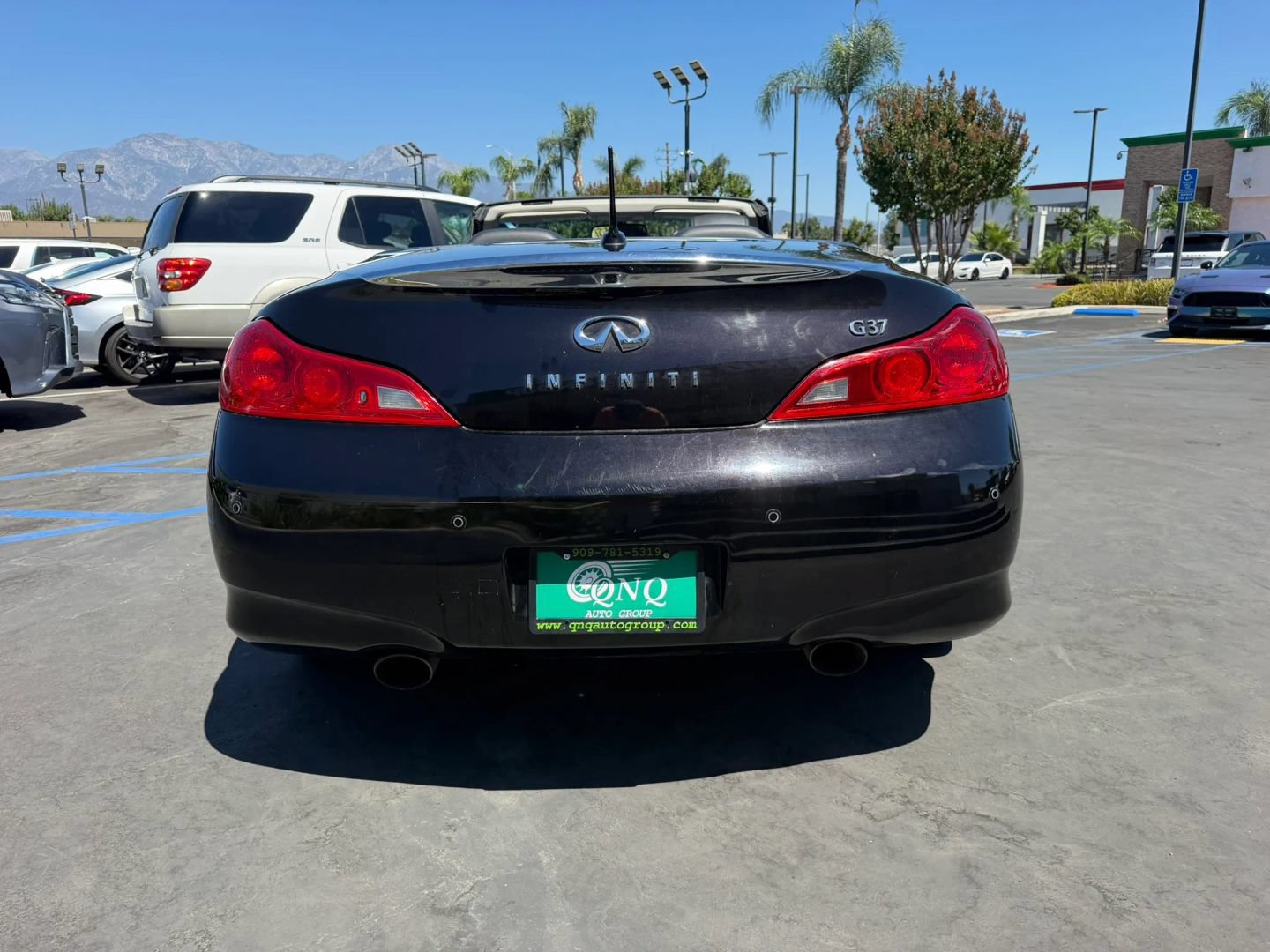 Used 2011 INFINITI G37 Convertible w/ Premium Pkg RWD image 7