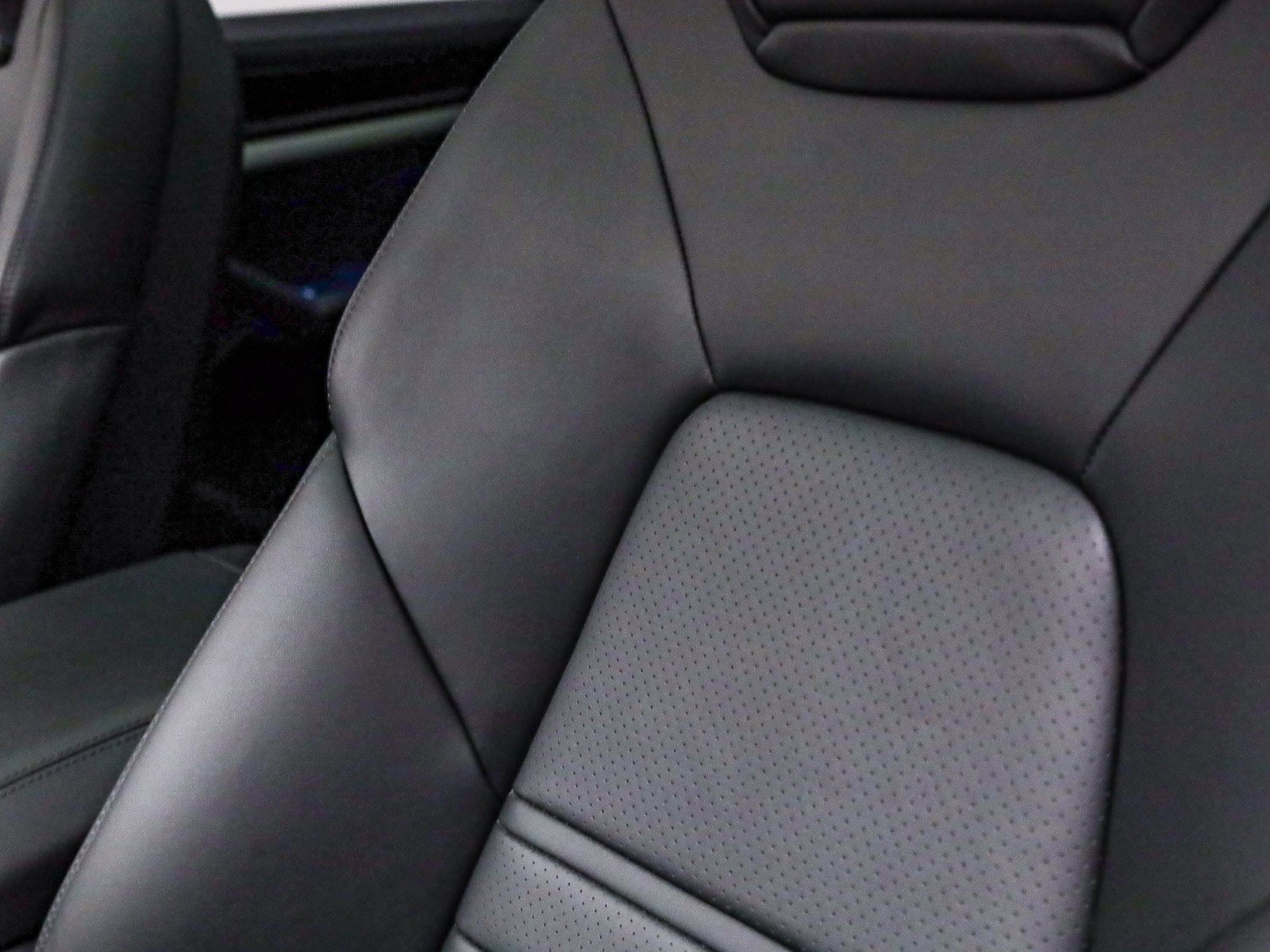 Used 2025 Porsche Cayenne E-Hybrid image 27