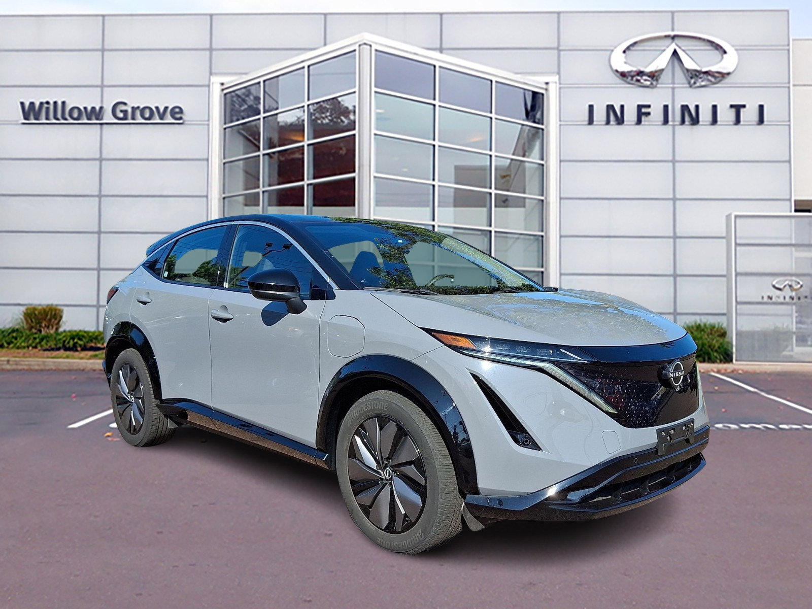 Used 2023 Nissan Ariya FWD image 1