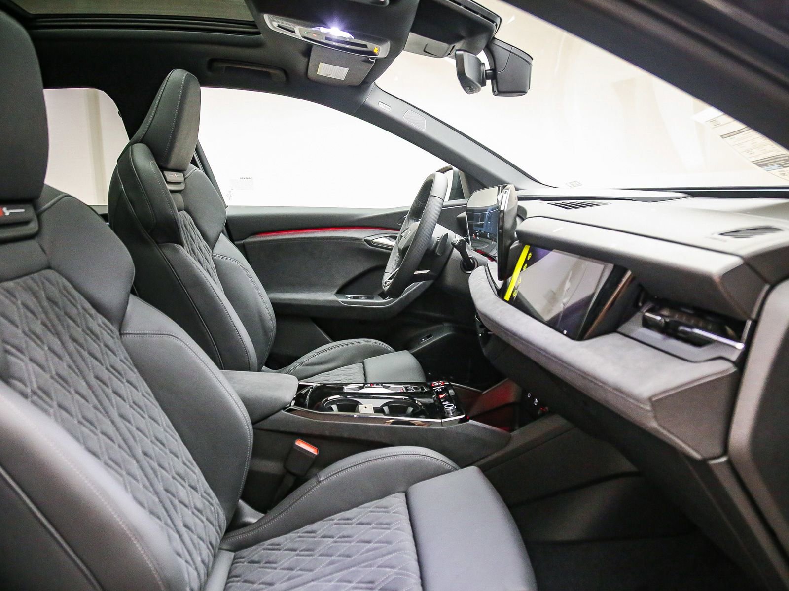 New 2027 Audi SQ6 e-tron Premium Plus AWD/4WD image 19