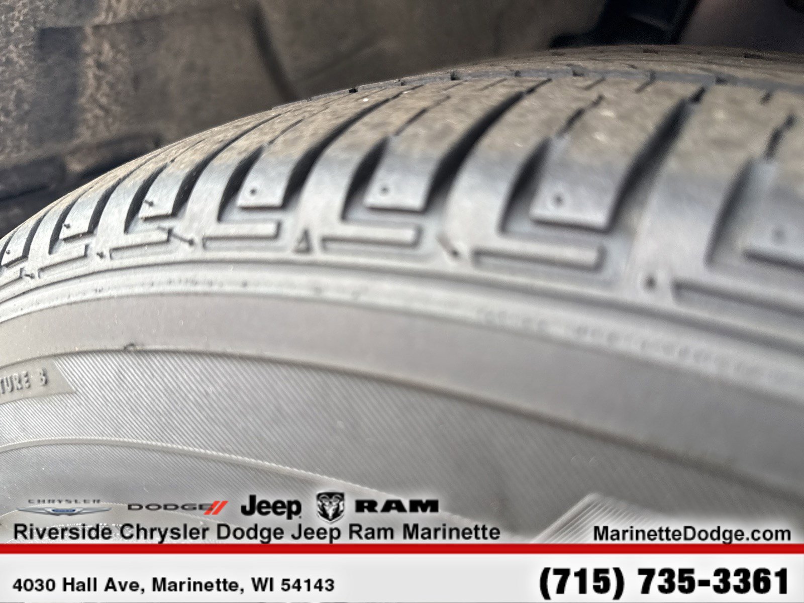 Used 2021 Jeep Grand Cherokee L Laredo image 12