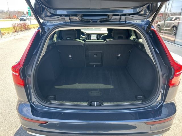 Certified 2025 Volvo V60 B5 Cross Country Plus image 11