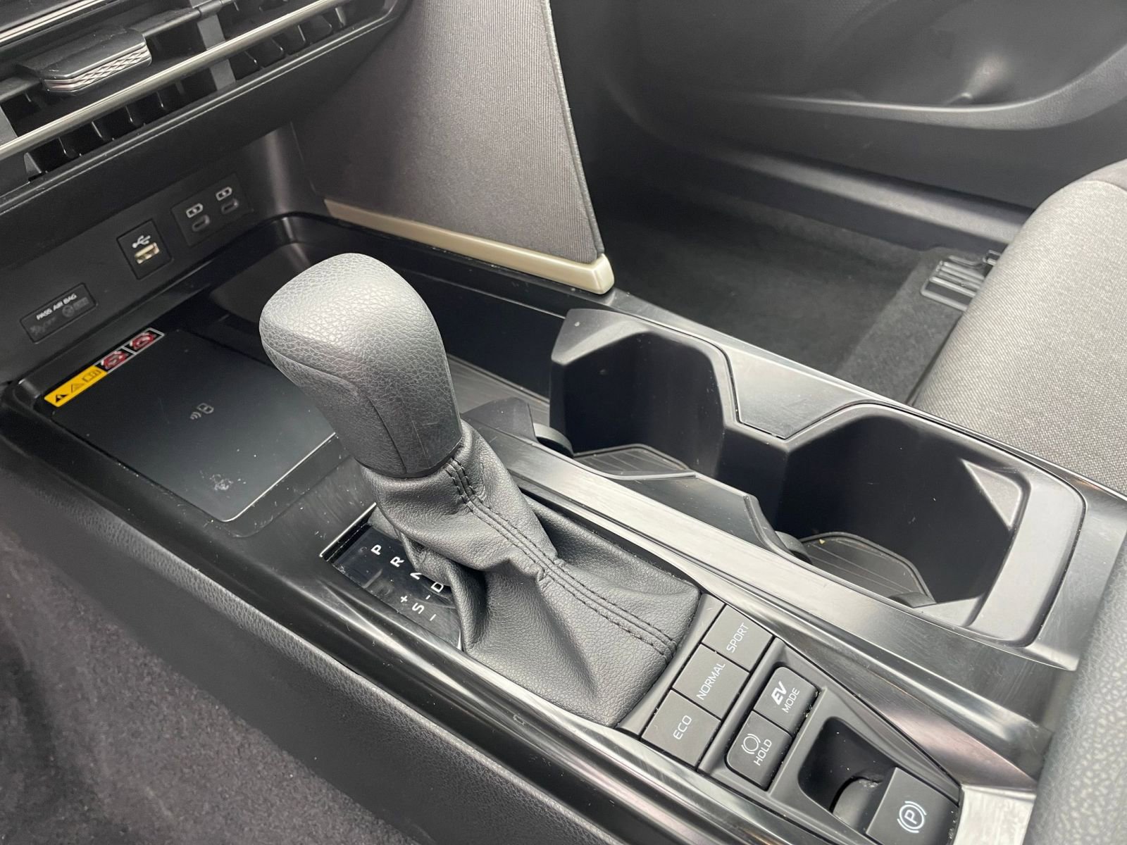 Used 2025 Toyota Camry LE image 40