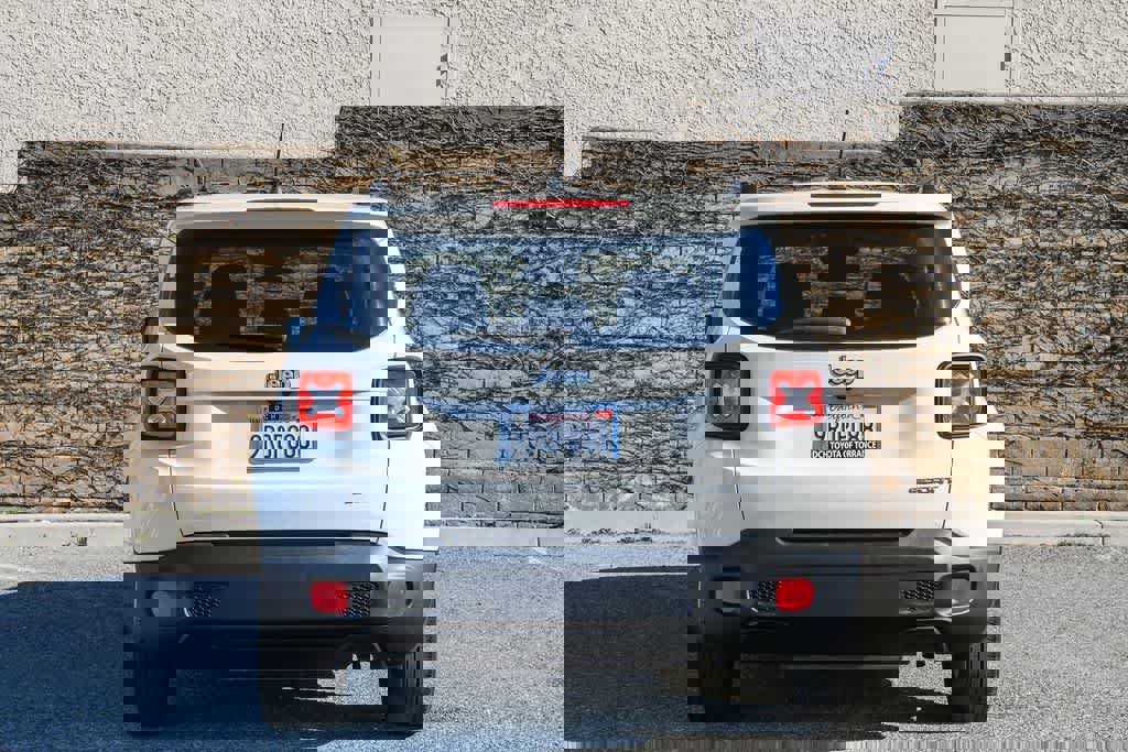 Used 2016 Jeep Renegade Sport w/ Power & Air Group image 8