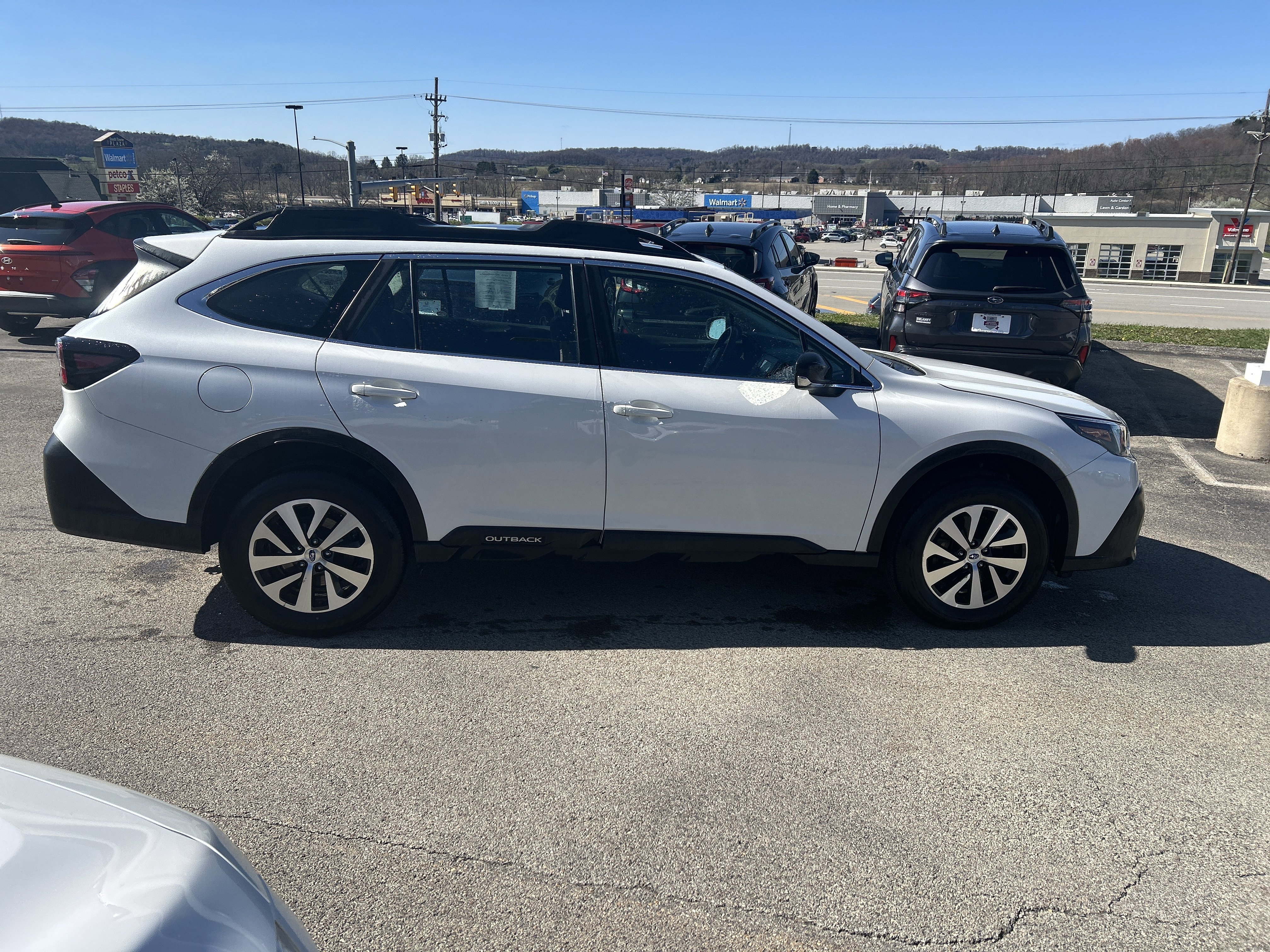 Used 2021 Subaru Outback 2.5i AWD/4WD image 5
