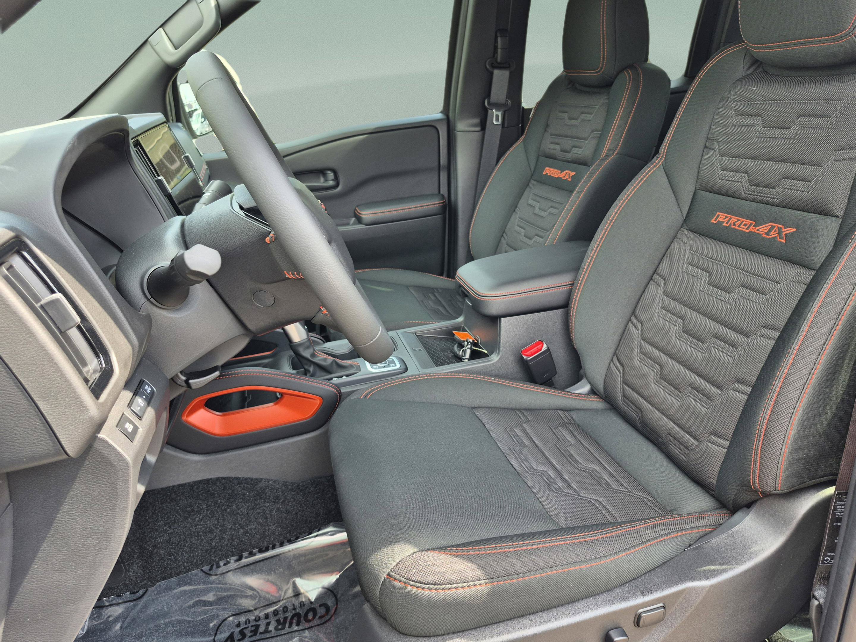 New 2026 Nissan Frontier PRO-4X w/ Pro-4x Convenience Package AWD/4WD image 19