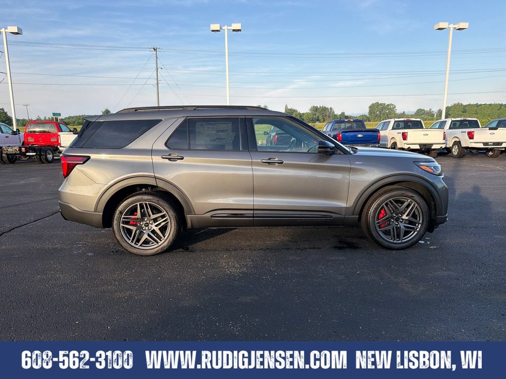 New 2026 Ford Explorer ST-Line w/ ST-Line Street Pack AWD/4WD image 6