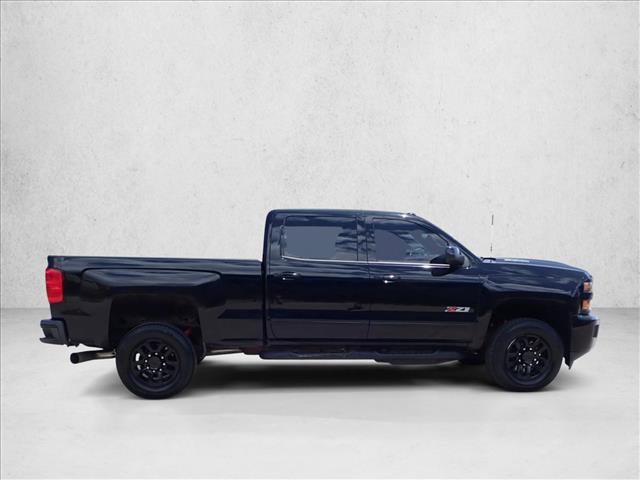 Used 2019 Chevrolet Silverado 2500 LT w/ Midnight Edition AWD/4WD image 5