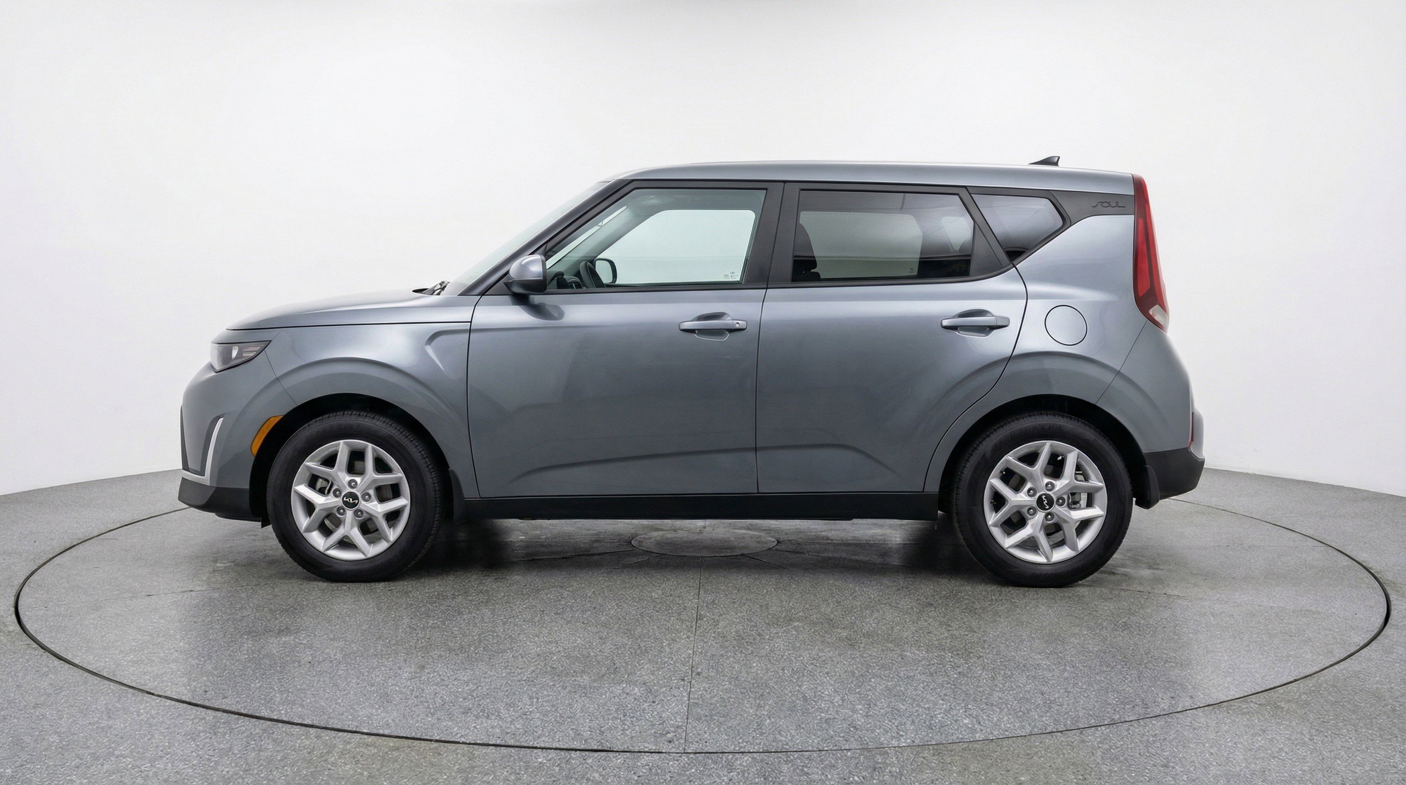 Used 2025 Kia Soul LX w/ LX Technology Package image 5