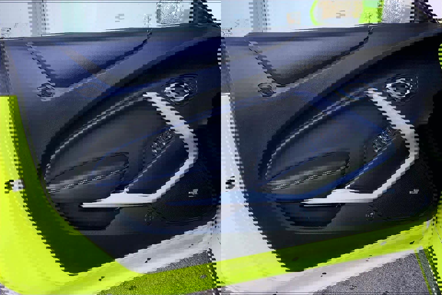 Used 2021 Chevrolet Camaro LT w/ Technology Package image 21