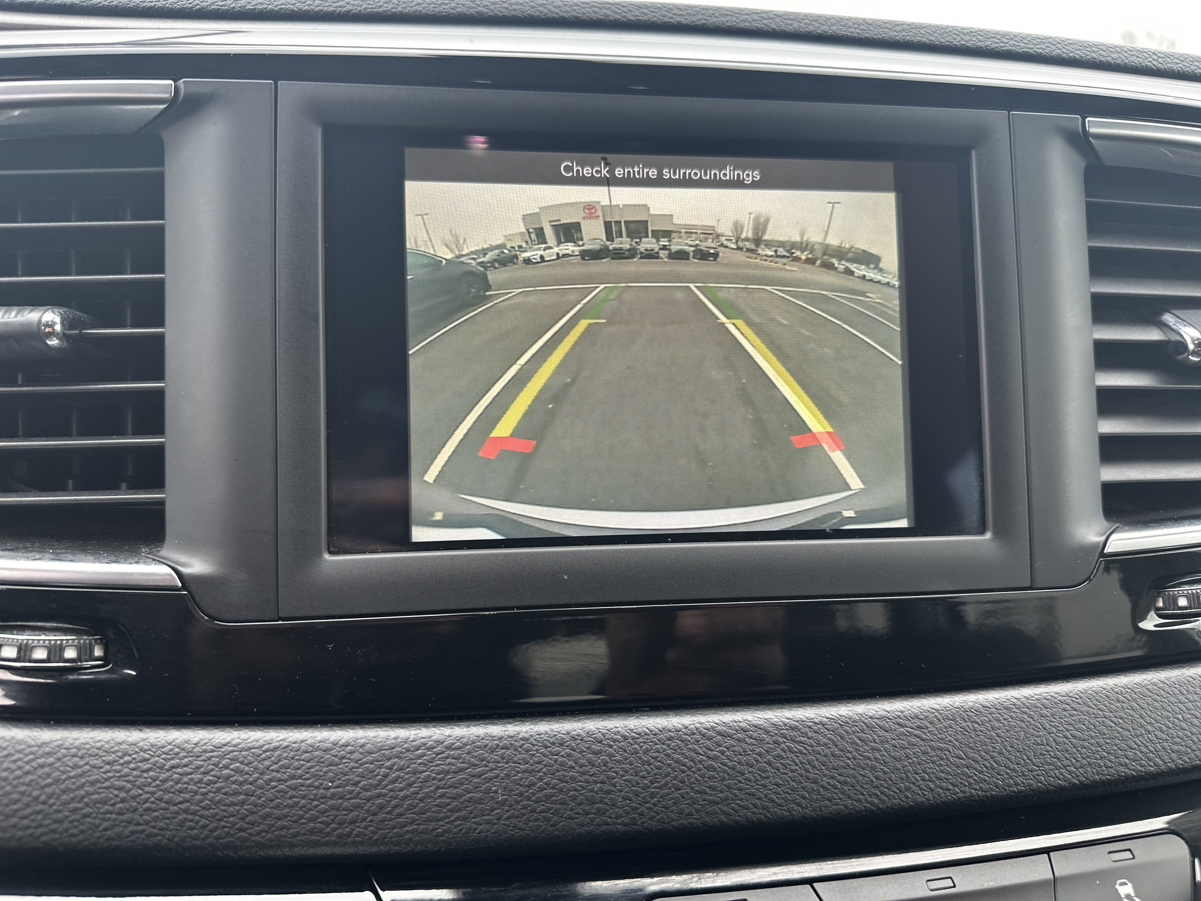 Used 2020 Chrysler Pacifica Touring-L image 24