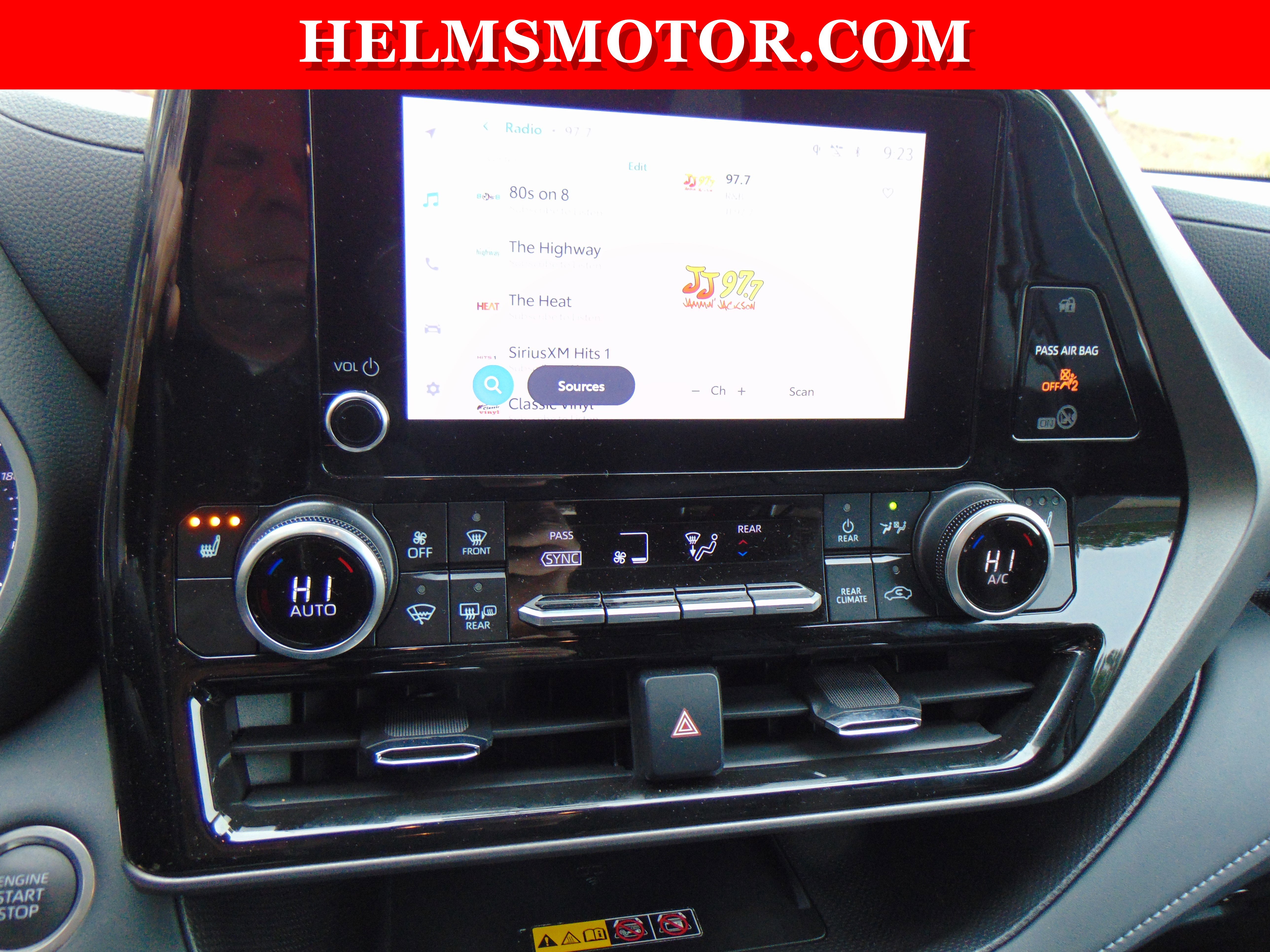 Used 2025 Toyota Highlander XLE image 21