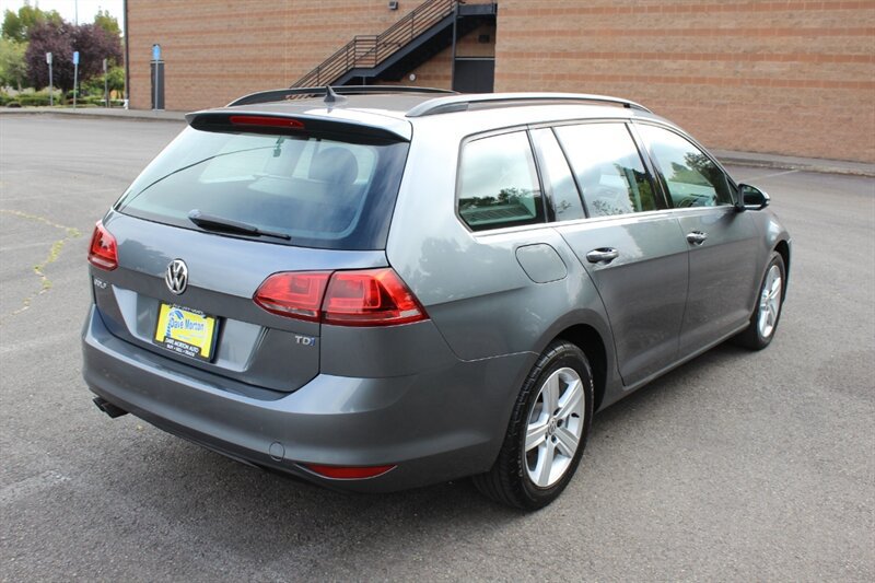 Used 2015 Volkswagen Golf TDI S FWD image 4